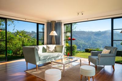 Lake View Suite