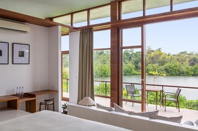 Lake Villa