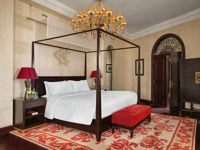 Palace Cataract Nile View Suite