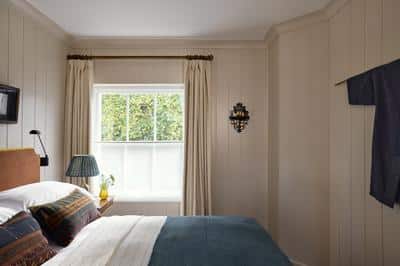 Cosy Courtyard Room