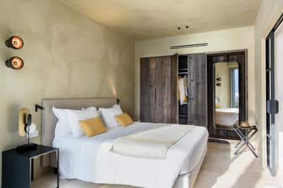 Panoramic Lake View Executive Suite