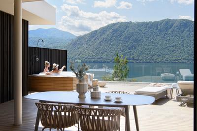 Panoramic Lake View Laqua Penthouse