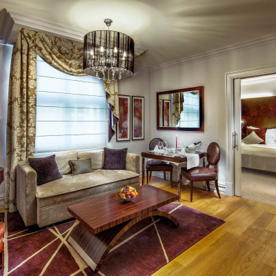 Grand Deluxe
