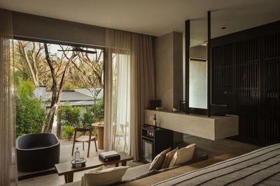 One Bedroom Villa with Exterior Bathtub