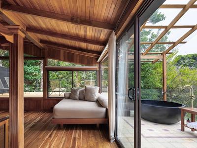 Canopy Room