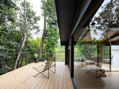 Canopy Room