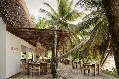 La Plage by Sarrion
