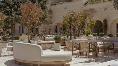 Courtyard Bar & Lounge