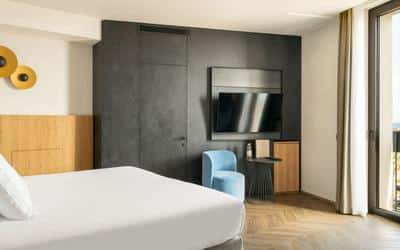 Deluxe Sea View Room