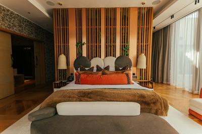 Pinnacle Suite