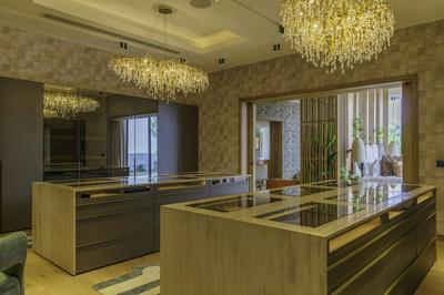 Pinnacle Suite