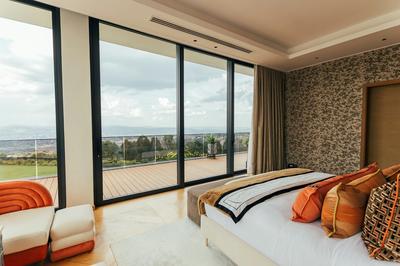 Pinnacle Suite