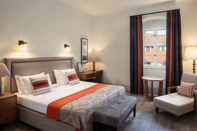 Premium Castle View Guest Room, 1 King