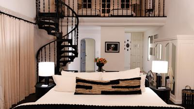 Negra Suite