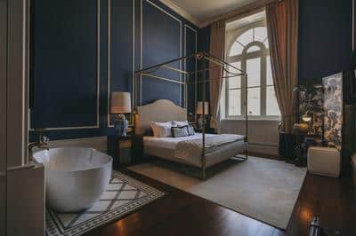 Double Deluxe Room with Bathtub
