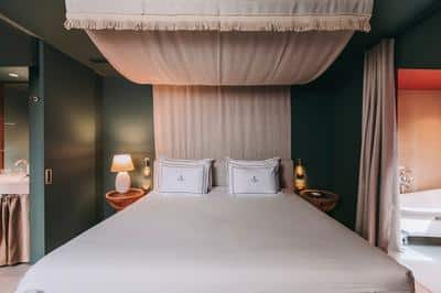 Suite Junior with Bathtub