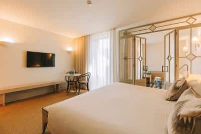 Deluxe with Bathtub, Terrace and Jacuzzi