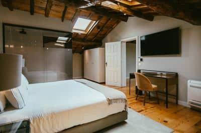 Suite Royal with Bathtub