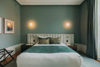 Suite Royal with Bathtub