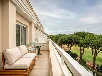 1 King Signature Suite