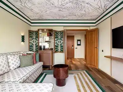 1 King Suite