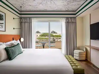 Essential Room