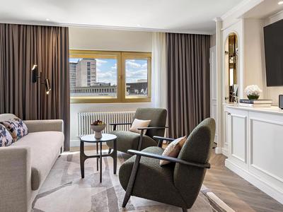 1 King Suite Balcony