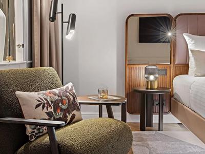 Courtyard Suite