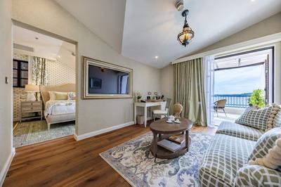 Suite 10