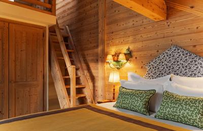 Deluxe Mezzanine