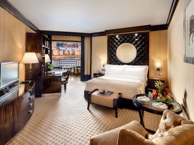 Fairmont Gold Signature King