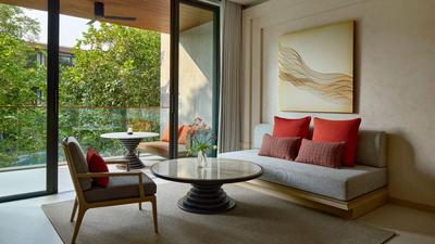 Forest View Corner Suite, 1 King Bed, Balcony