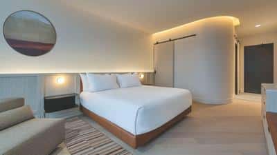 1 King Bed