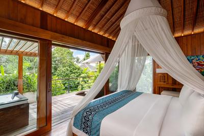 Deluxe Suite with Private Hot Tub