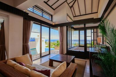 Pool Villa Lagoon Suite 4th floor (minimum age 12)