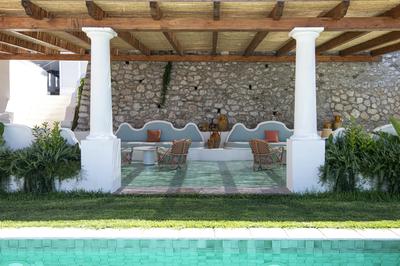 Swimming Pool Lounge