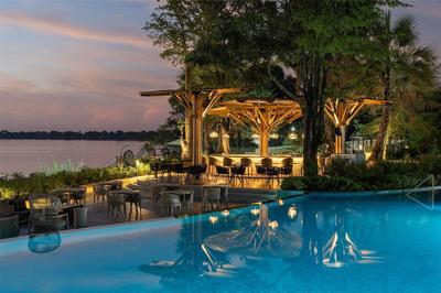Pool Bar