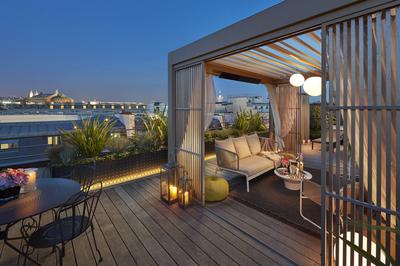 Mandarin Penthouse Floor