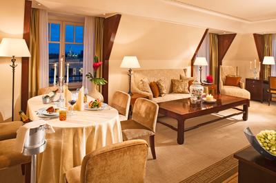 Brandenburg Gate Deluxe Suite