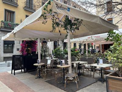 Lona Terrace
