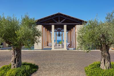 Open-air Lobby