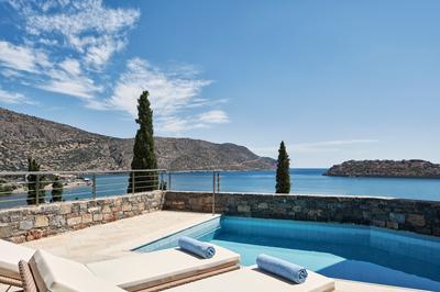 Superior Bungalow Heated Pool