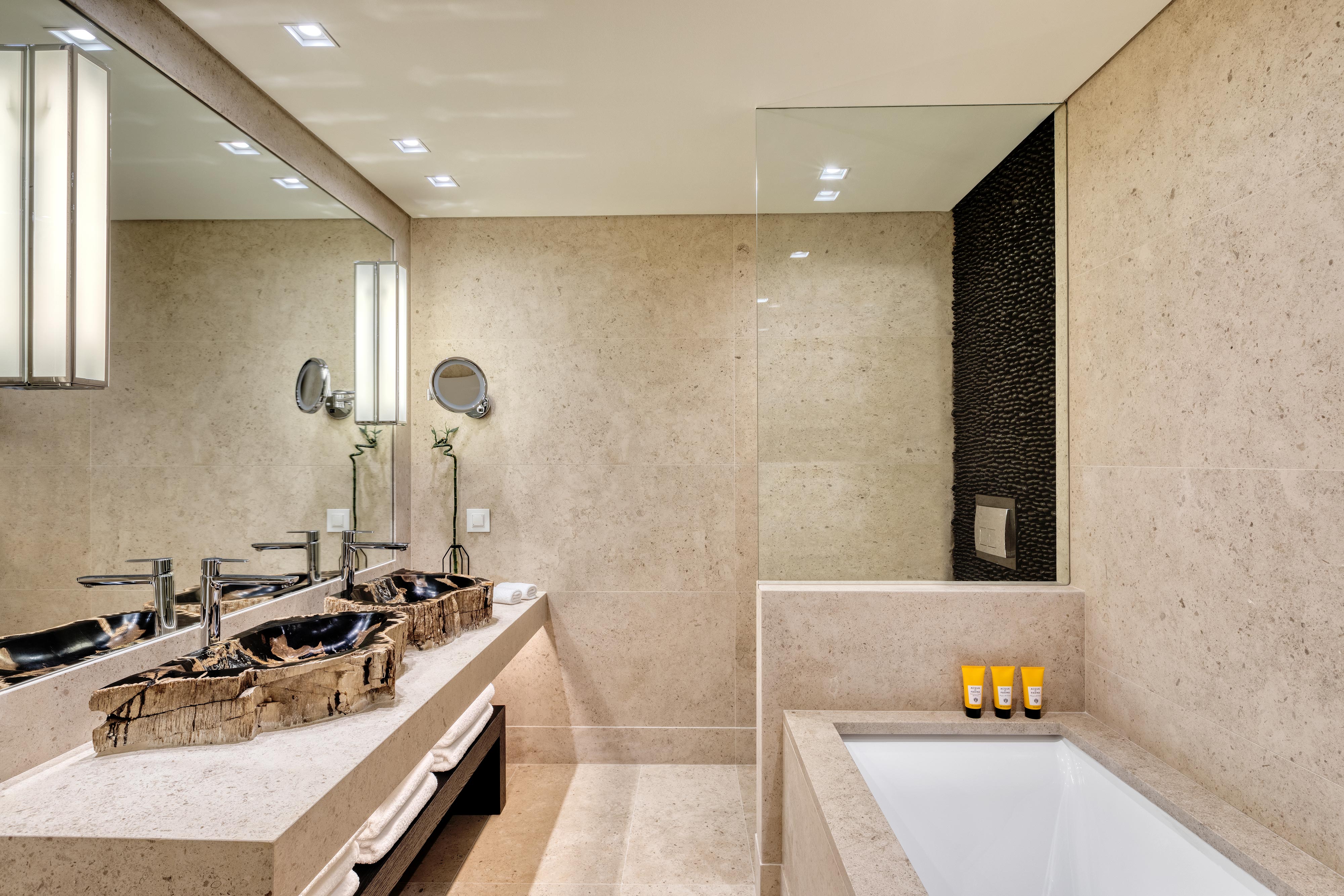 Luxury Suite