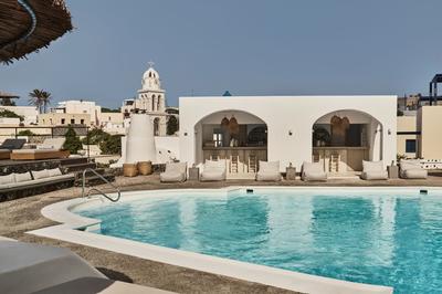 Pool Bar