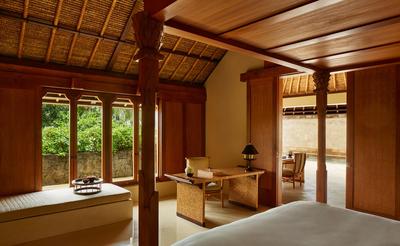 Pool Suite