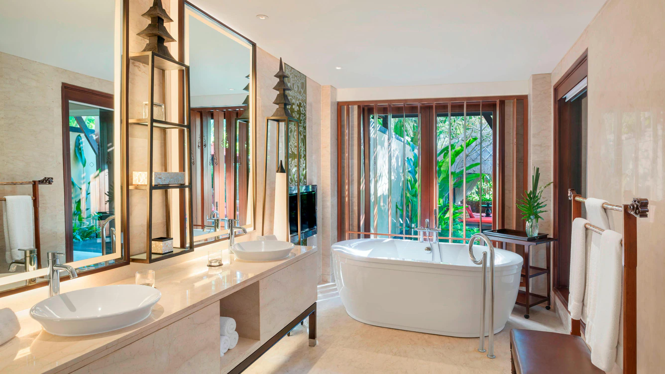 St Regis Suite, 1 Bedroom Suite, 1 King, Garden View, Private Pool