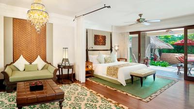 St Regis Suite, 1 Bedroom Suite, 1 King, Garden View, Private Pool