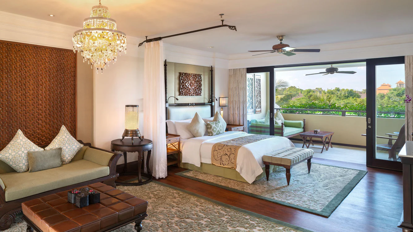 St Regis Suite, 1 Bedroom Suite, 1 King, Garden View