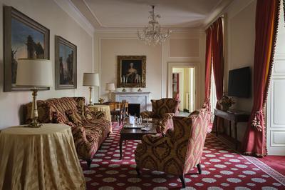 Cardinal Suite