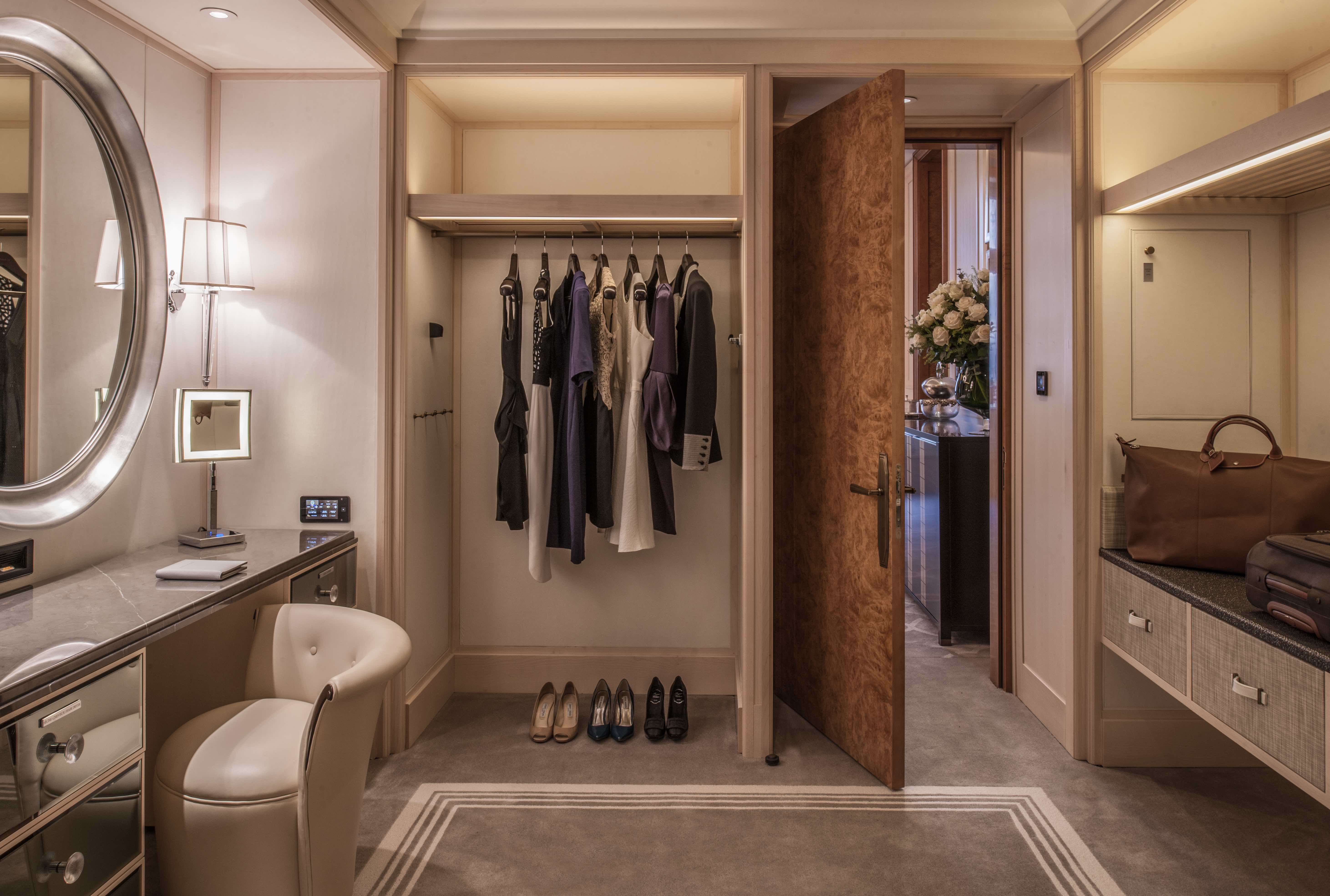 Peninsula Suite